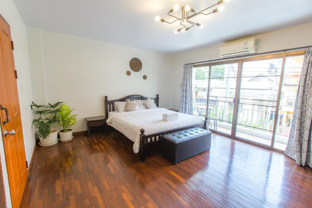 The Little Siri Hotel Chiang Mai Buitenkant foto