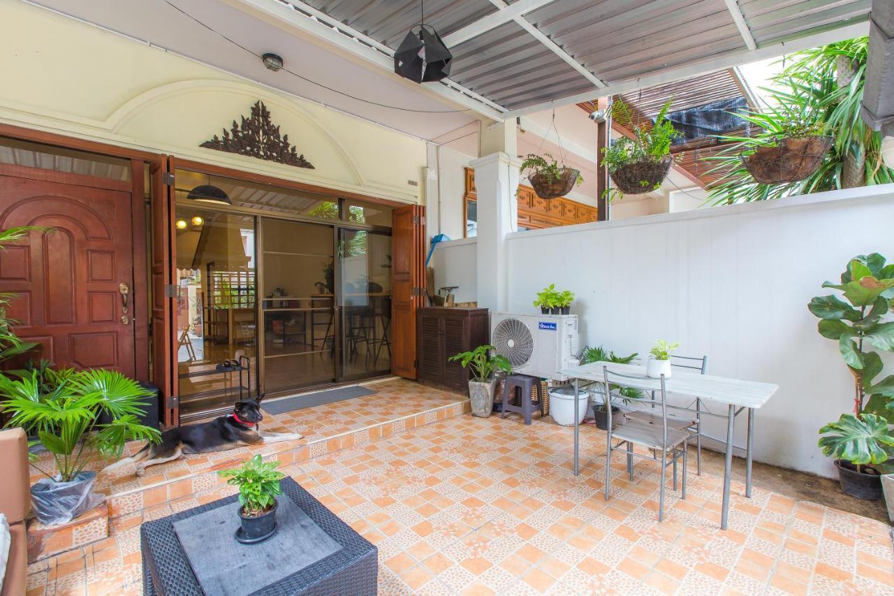 The Little Siri Hotel Chiang Mai Buitenkant foto