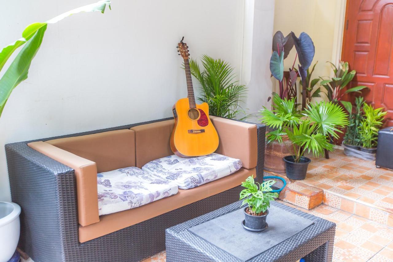 The Little Siri Hotel Chiang Mai Buitenkant foto