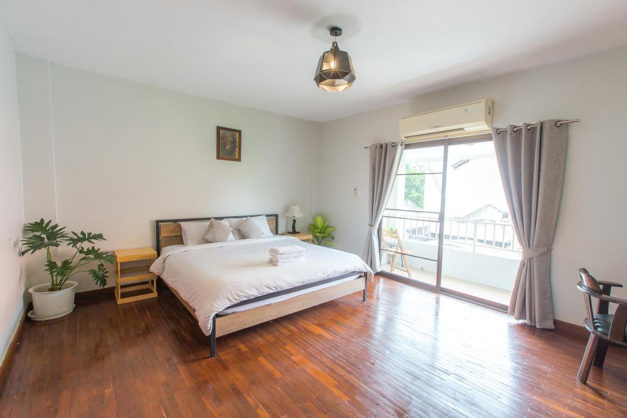 The Little Siri Hotel Chiang Mai Buitenkant foto