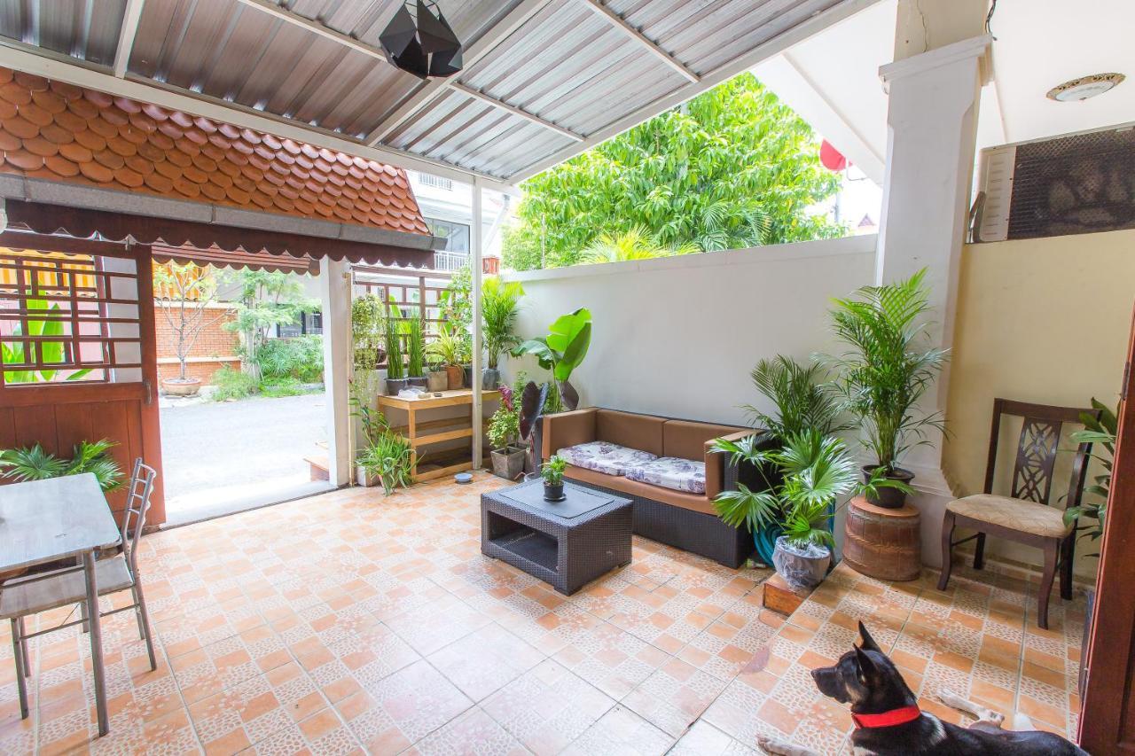 The Little Siri Hotel Chiang Mai Buitenkant foto