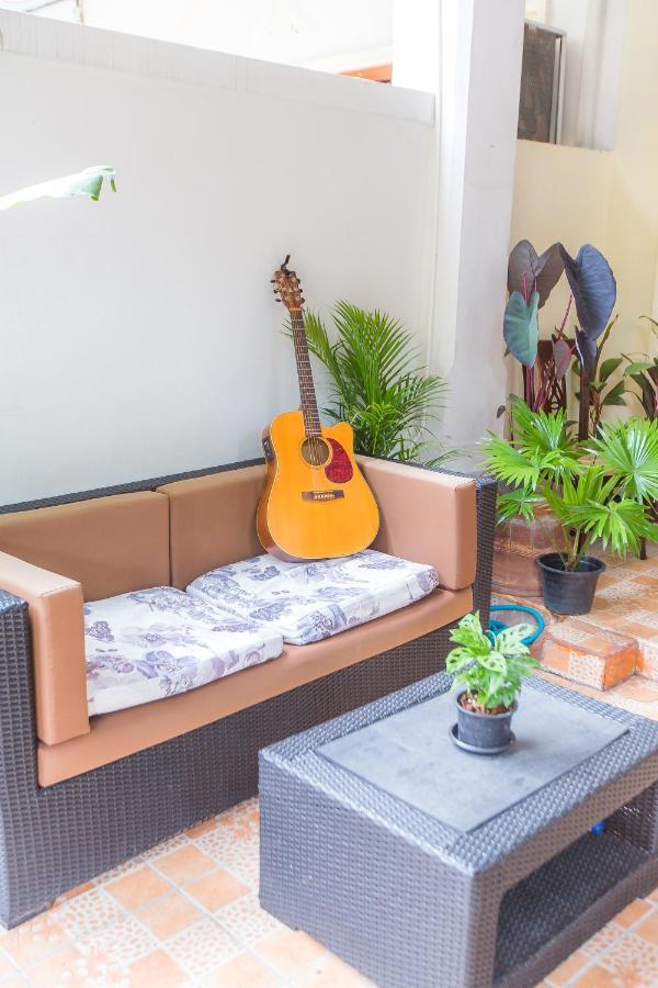 The Little Siri Hotel Chiang Mai Buitenkant foto