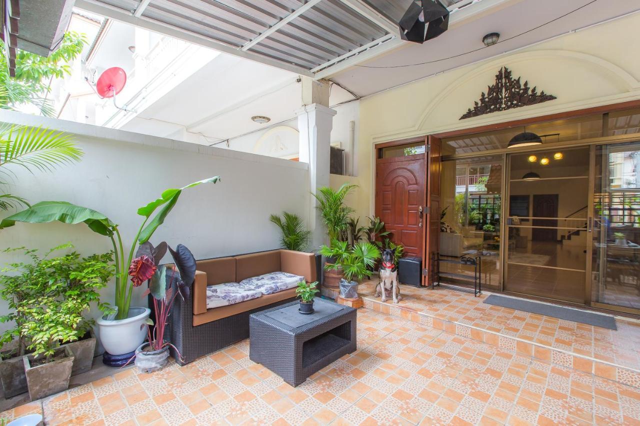 The Little Siri Hotel Chiang Mai Buitenkant foto