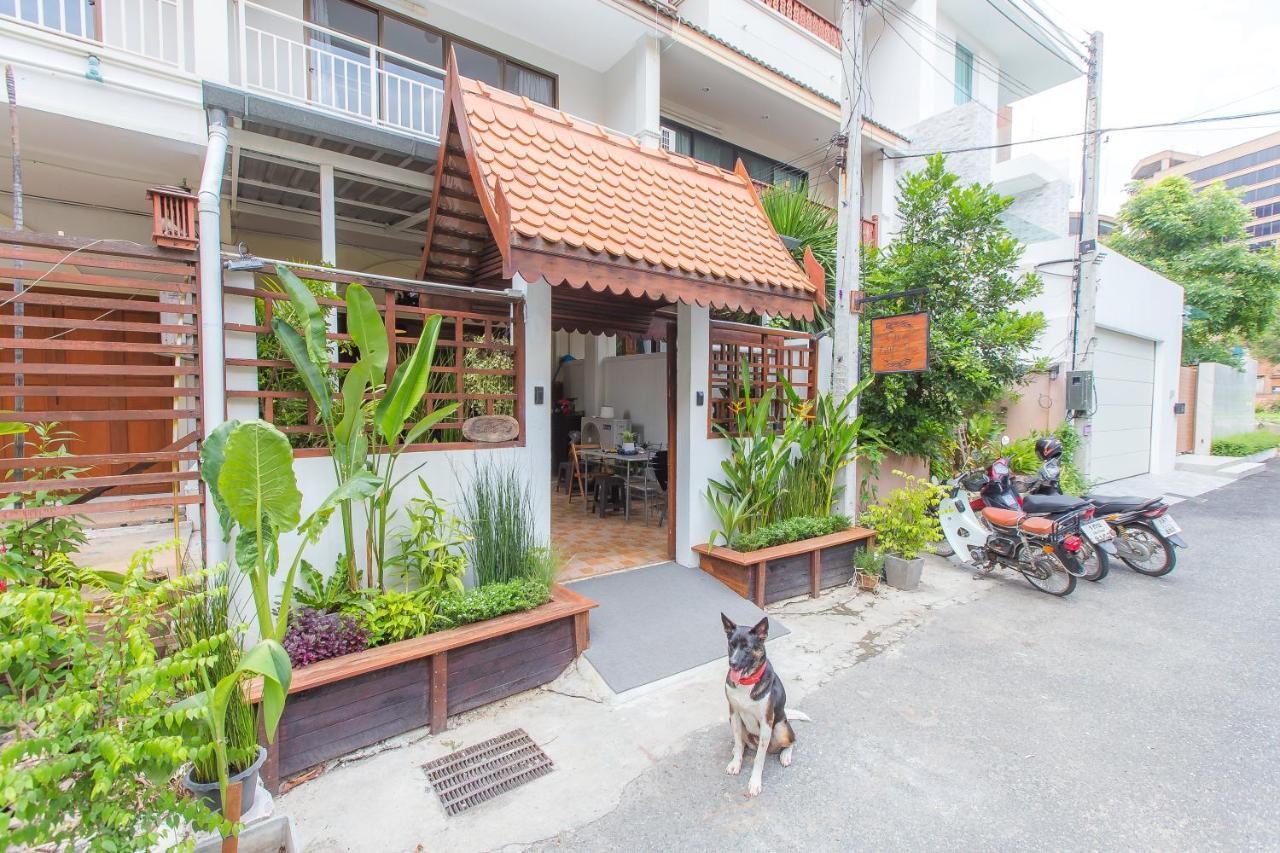 The Little Siri Hotel Chiang Mai Buitenkant foto