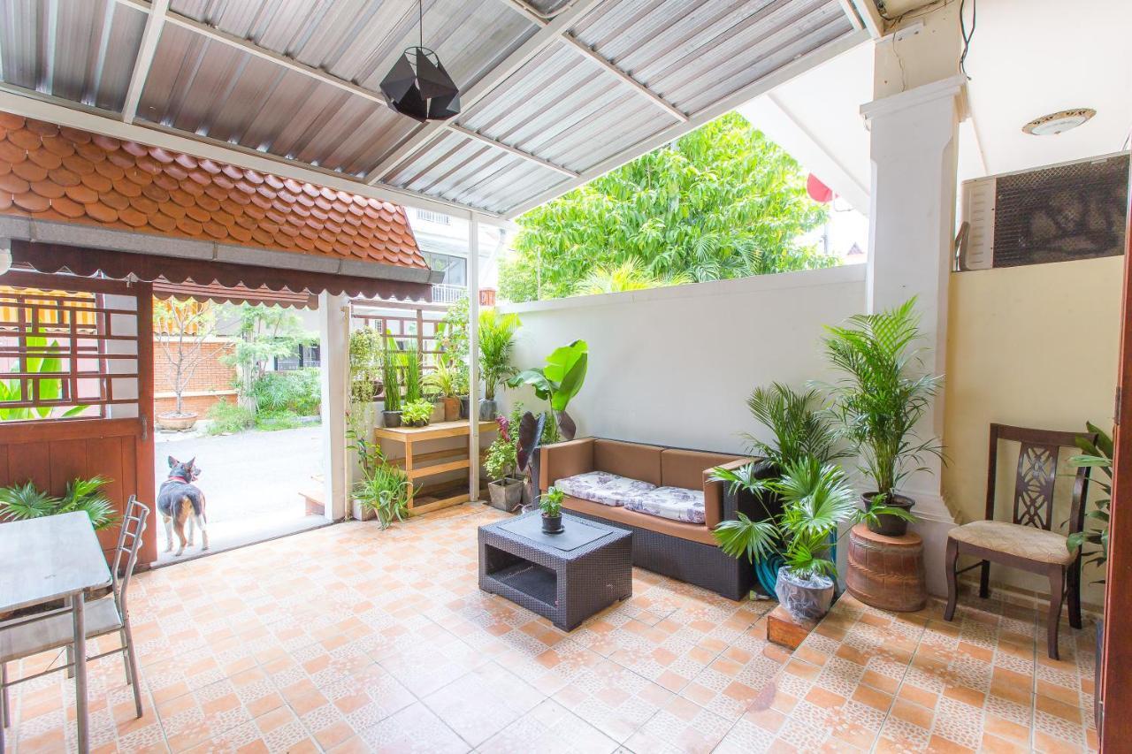 The Little Siri Hotel Chiang Mai Buitenkant foto