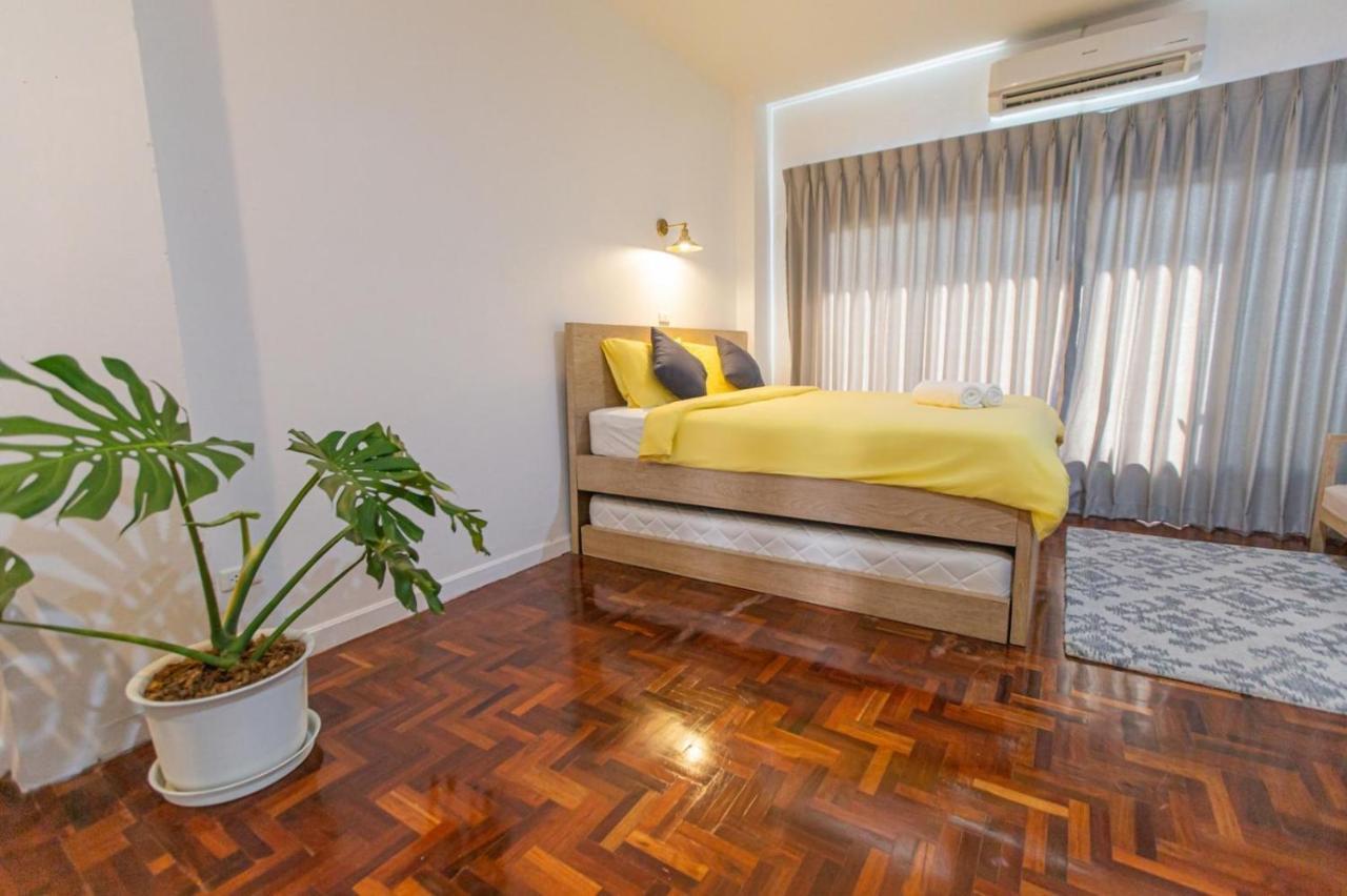 The Little Siri Hotel Chiang Mai Buitenkant foto