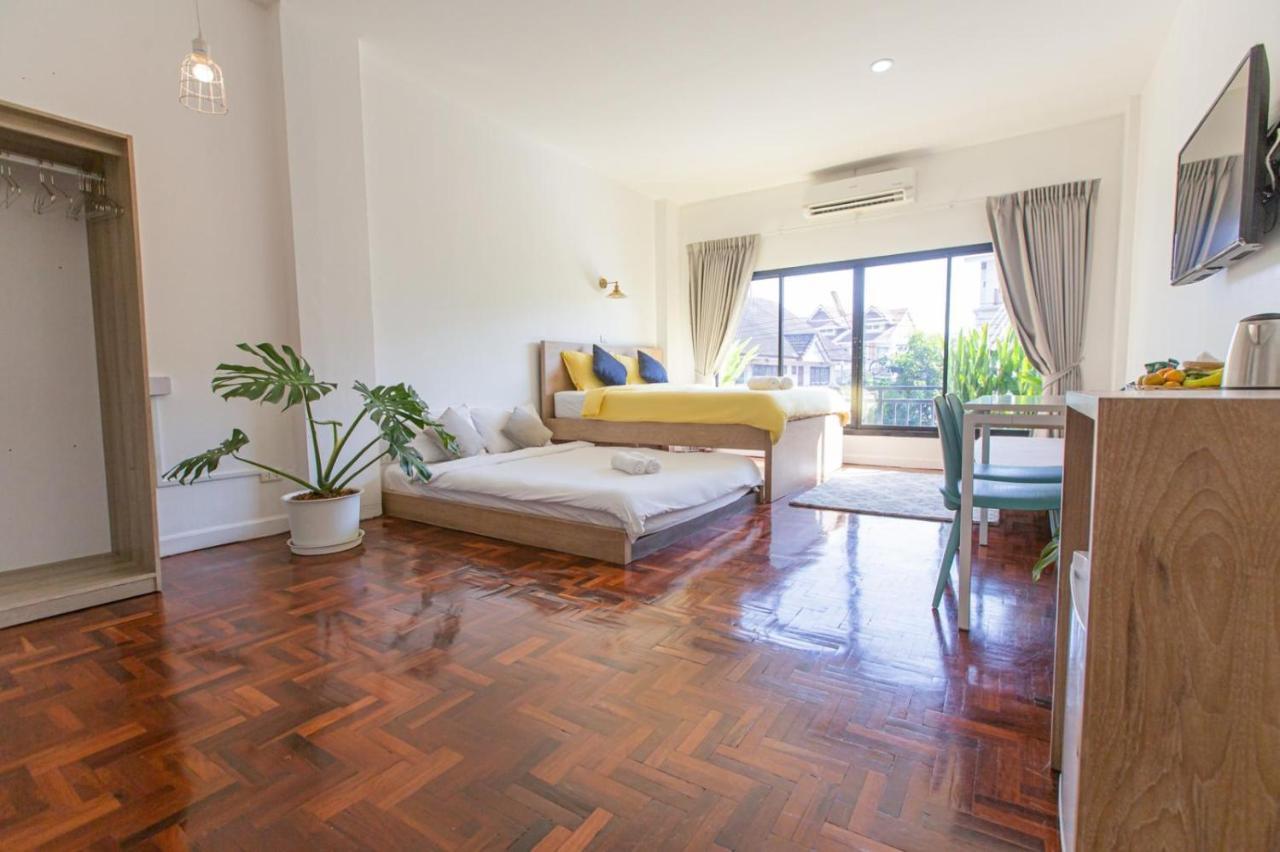 The Little Siri Hotel Chiang Mai Buitenkant foto